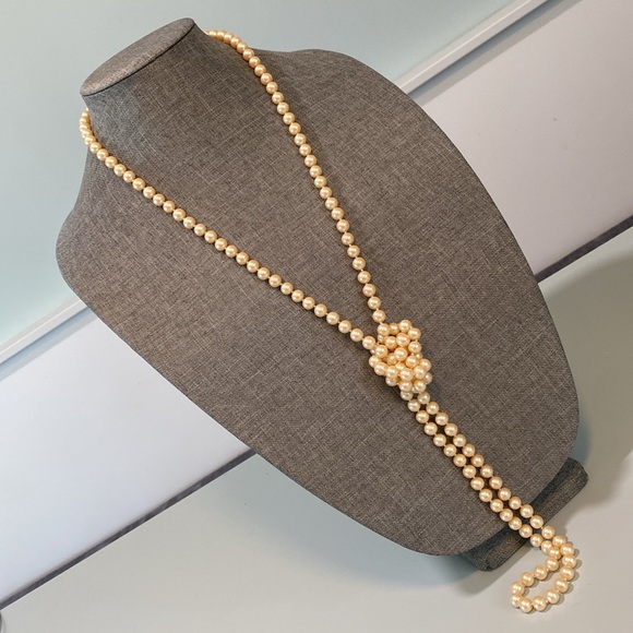 Vintage Man-made Pearl Stunner Necklace - Picture 4 of 5